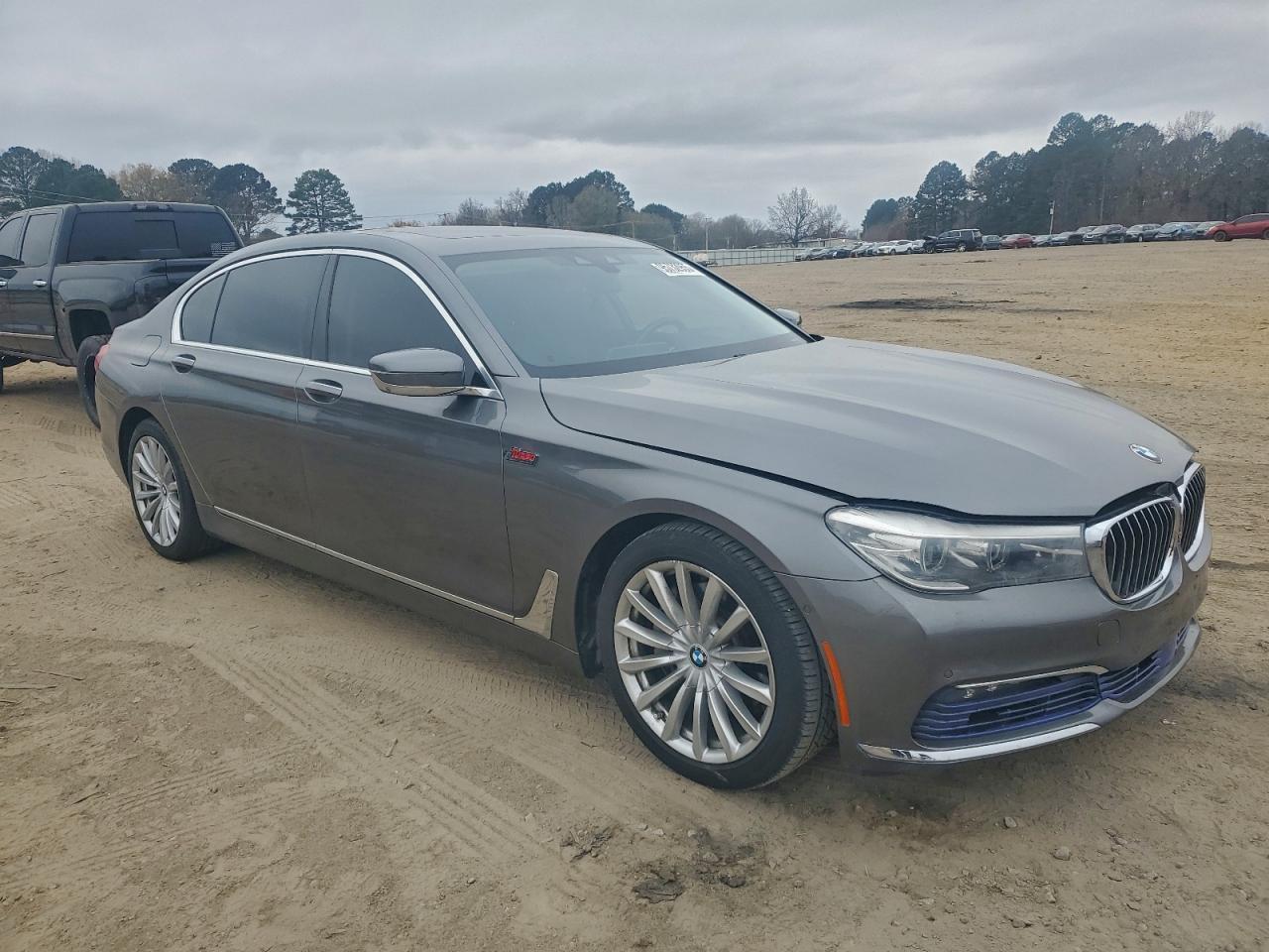 2016 BMW 740 i