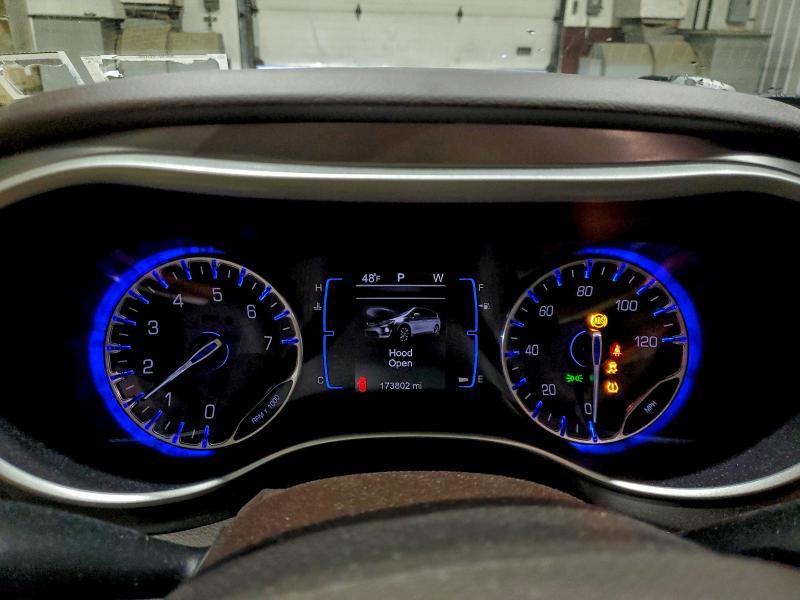 2017 Chrysler Pacifica Touring l