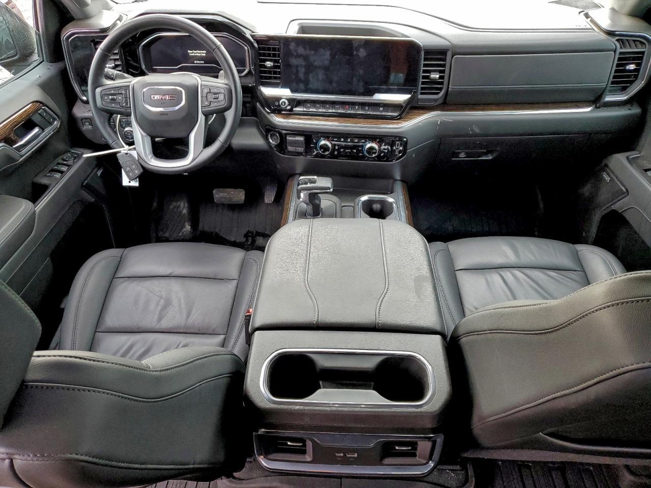 2025 GMC Sierra K1500 Elevation