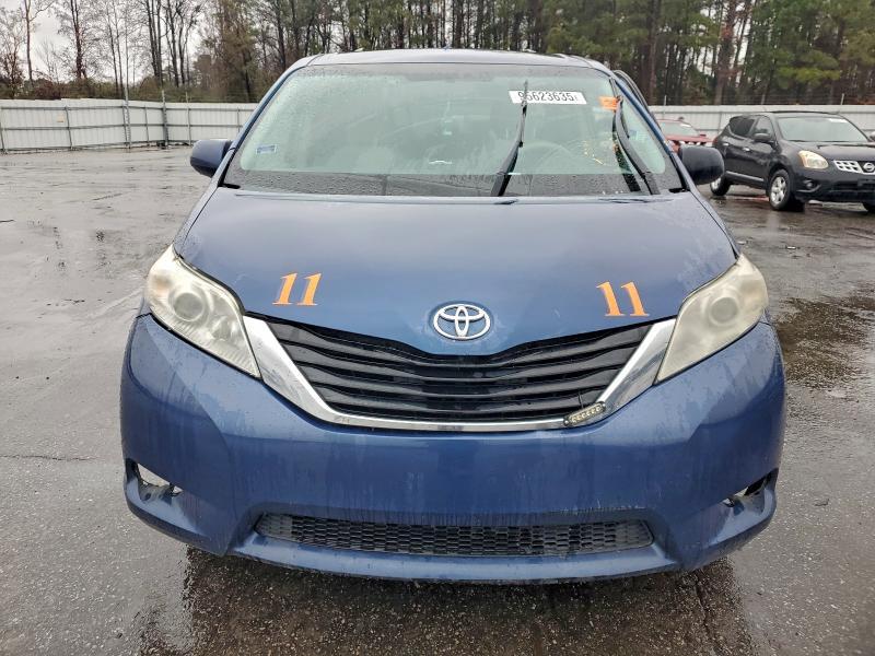 2013 Toyota Sienna le