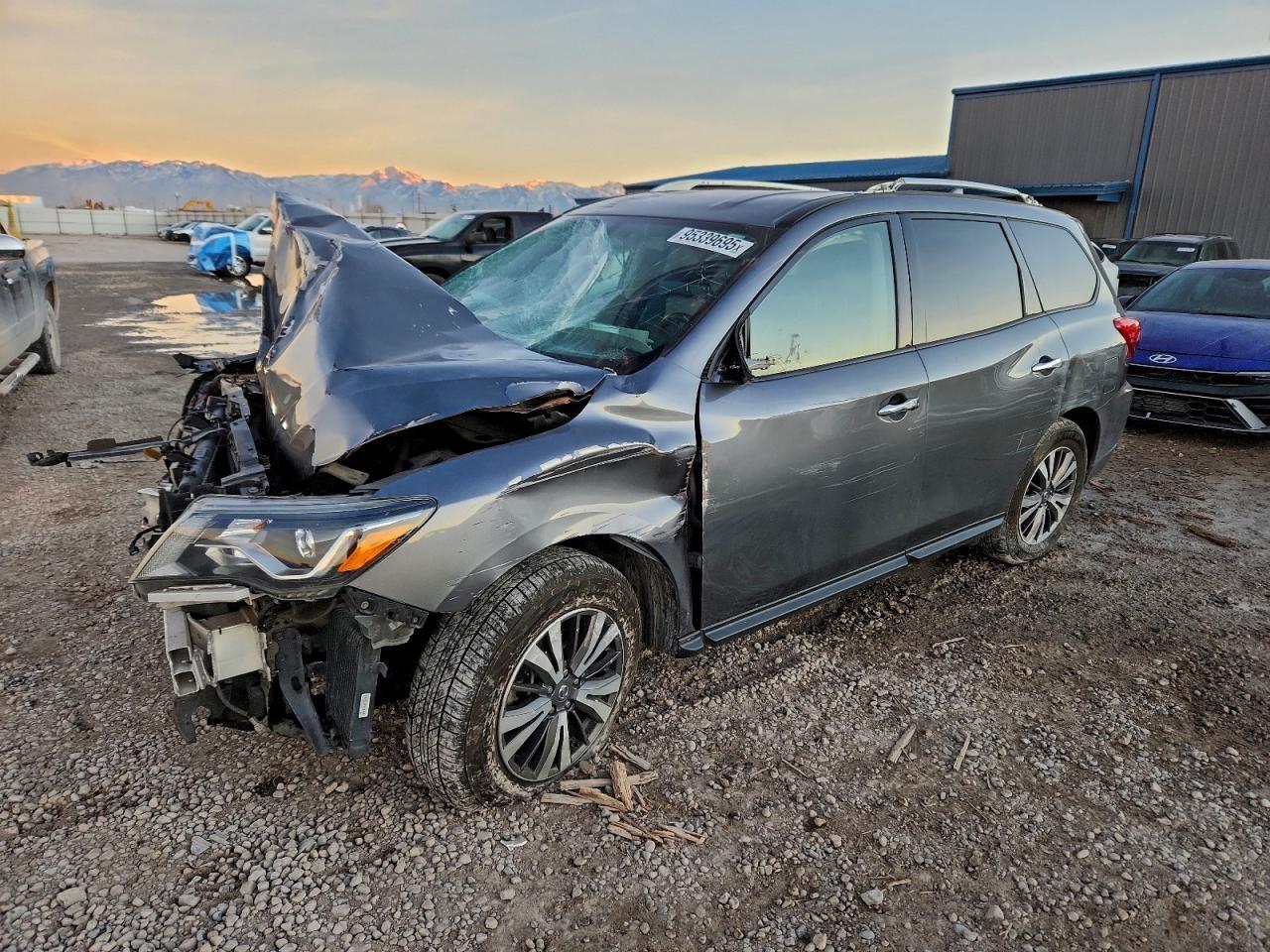 2019 Nissan Pathfinder s