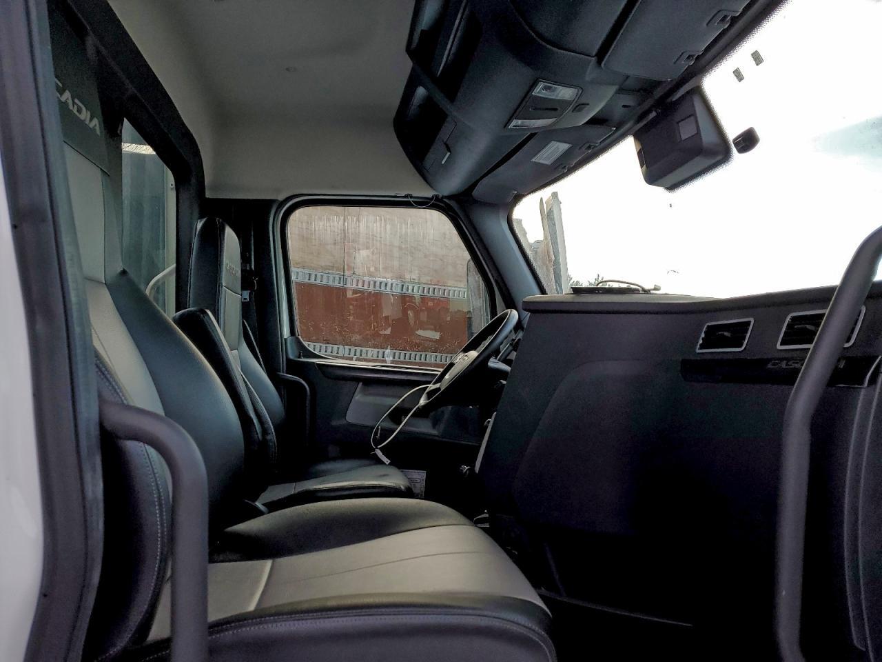 2024 Freightliner Cascadia 126 Semi Truck