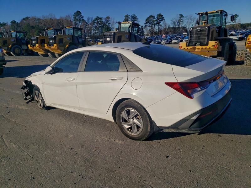 2024 Hyundai Elantra se