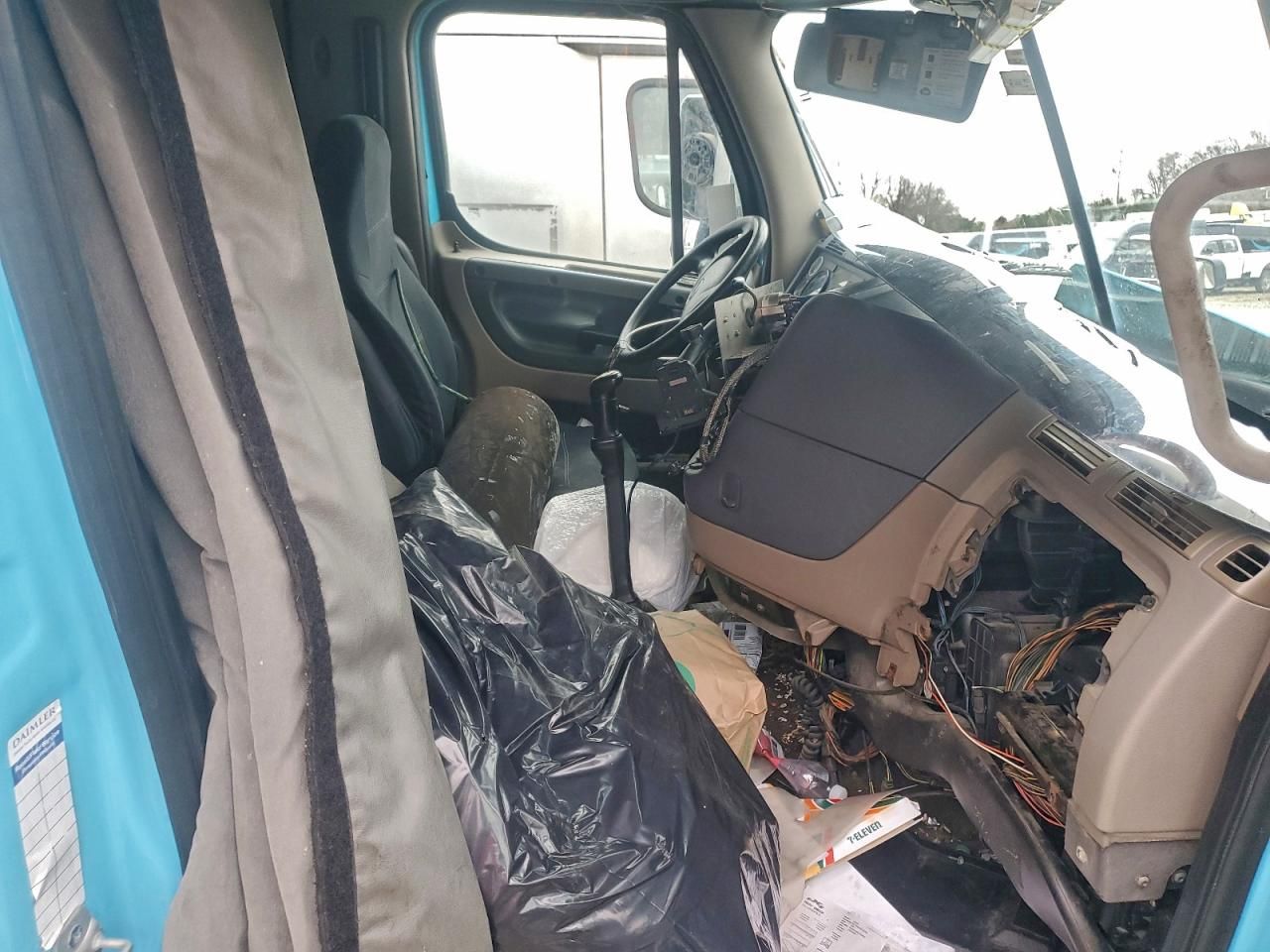 2013 Freigliner 2013 Freightliner Cascadia Semi Truck