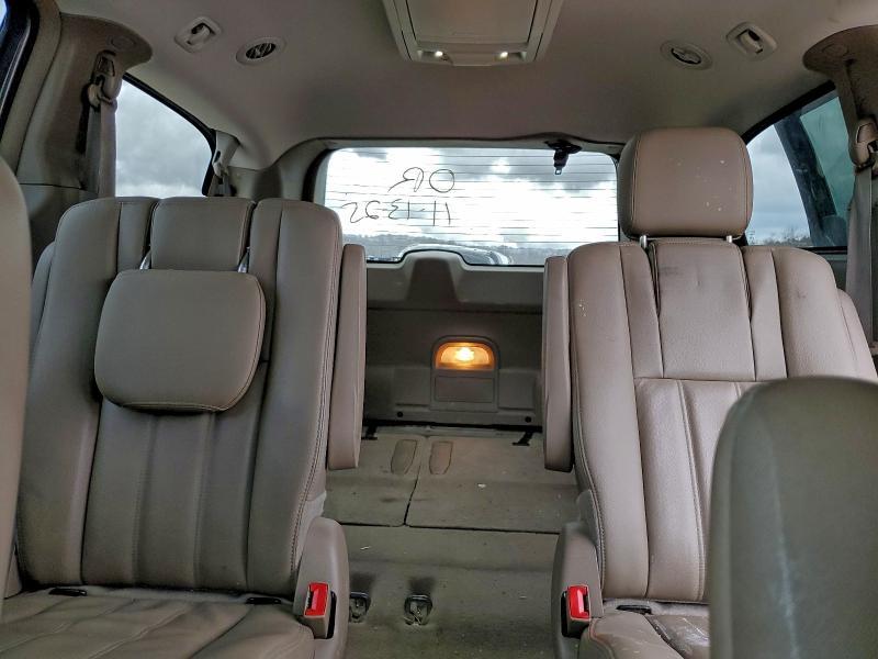 2016 Chrysler Town & Country Touring