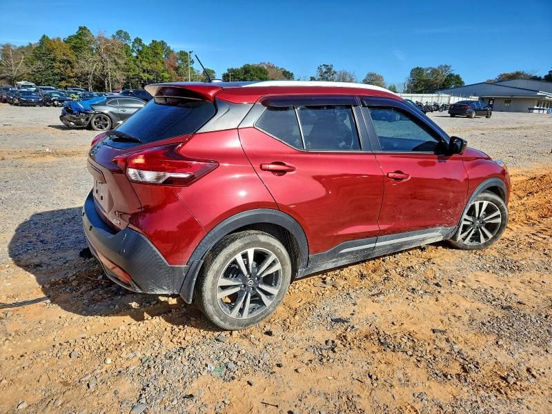 2020 Nissan Kicks sr