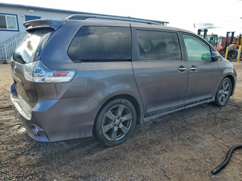 2017 Toyota Sienna se