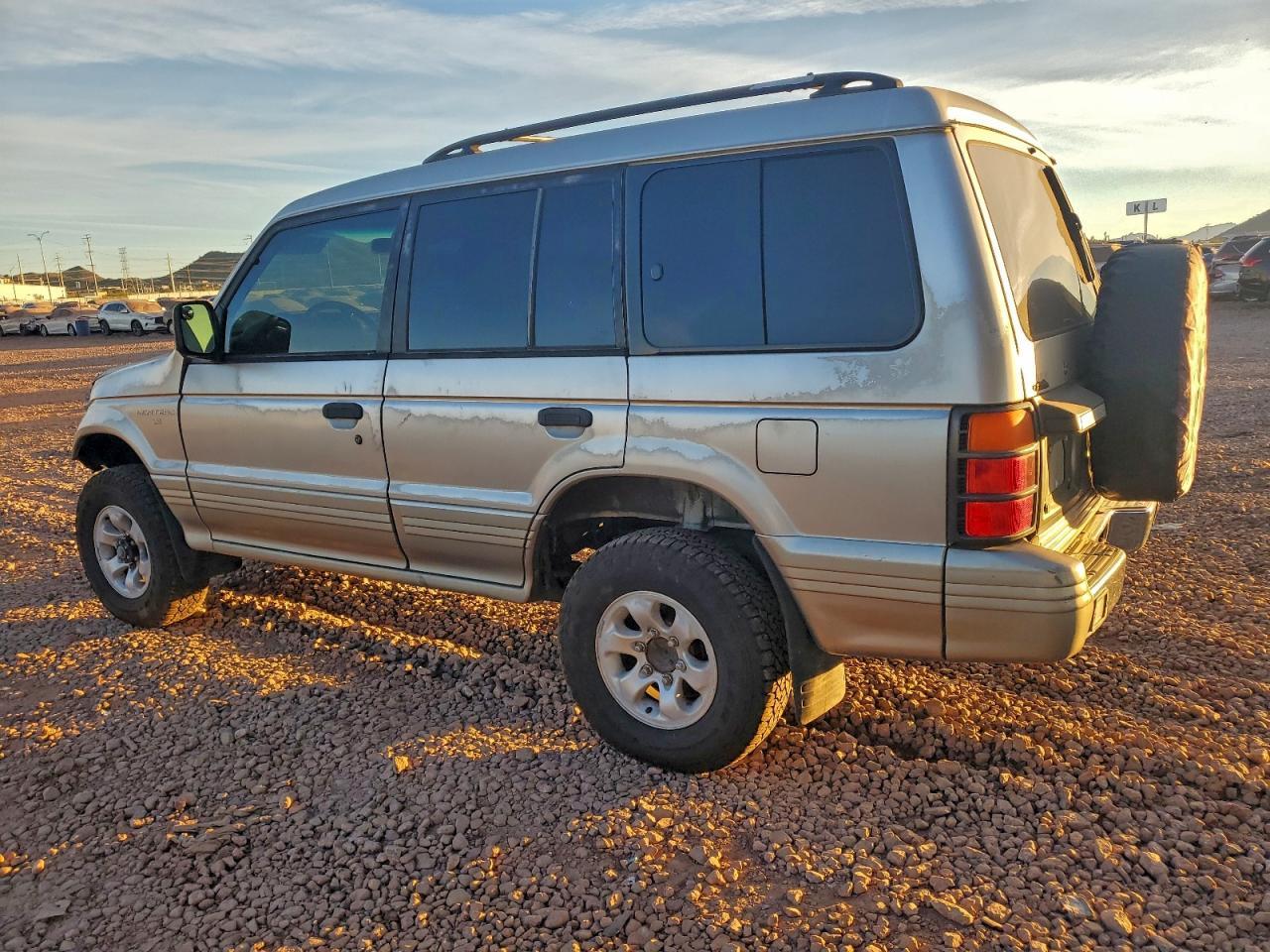 1997 Mitsubishi Montero ls