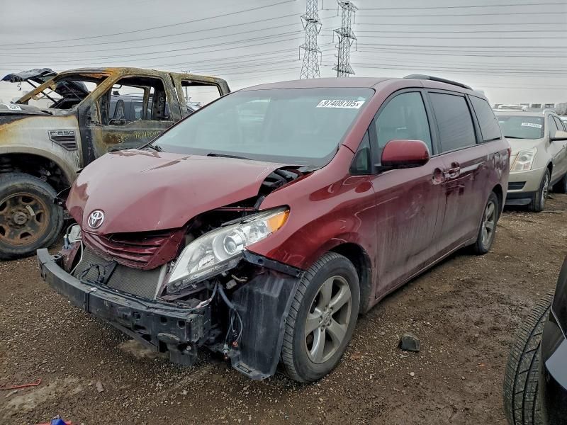 2016 Toyota Sienna le