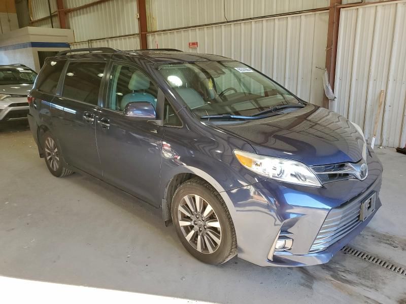 2018 Toyota Sienna xle