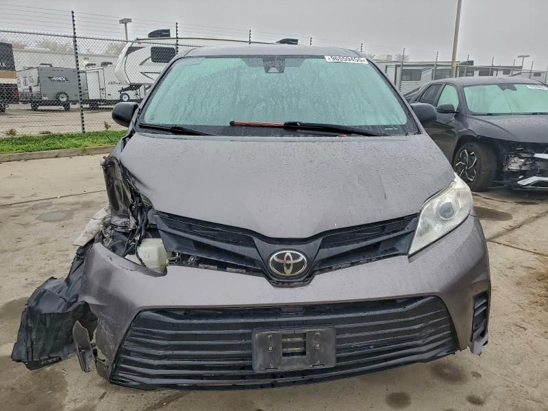 2018 Toyota Sienna l