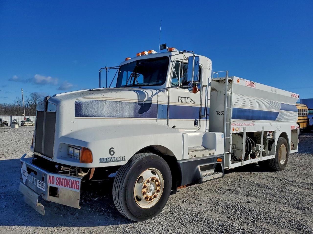 1989 Kenworth T600-Semi Truck