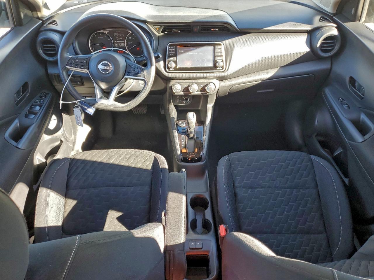 2022 Nissan Kicks s