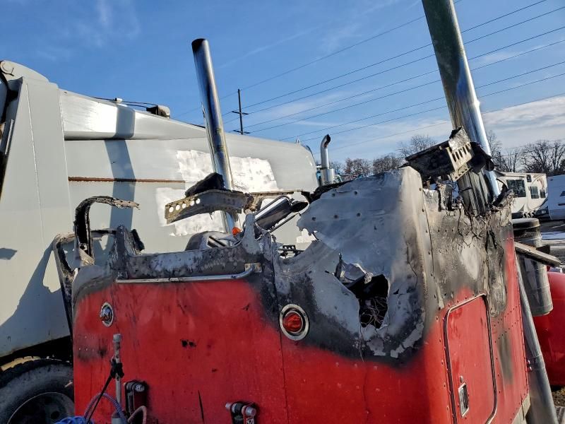 2001 Peterbilt Tractor 2001 Peterbilt 379 Semi Truck