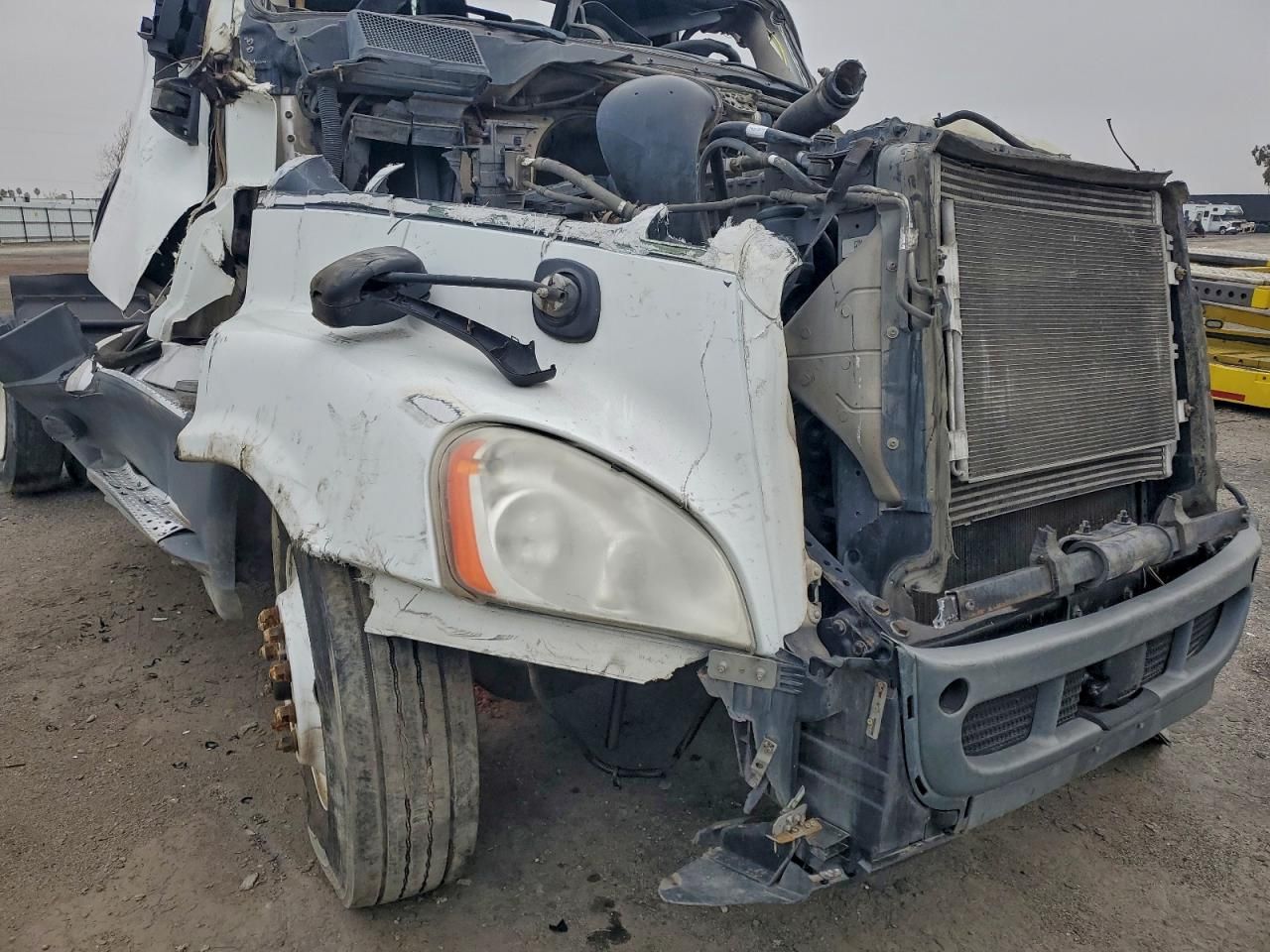 2016 Freightliner Cascadia 125 Semi Truck