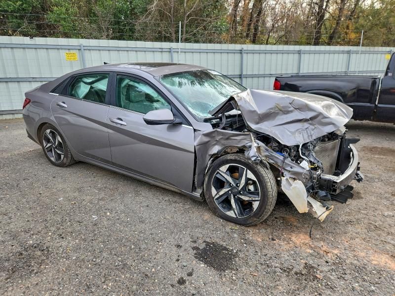 2022 Hyundai Elantra Limited