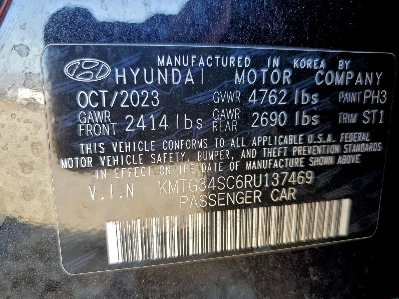 2024 Genesis G70 Base