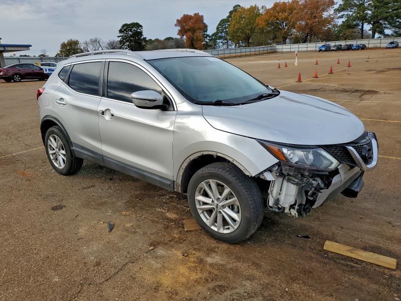 2018 Niss Rogue Sport