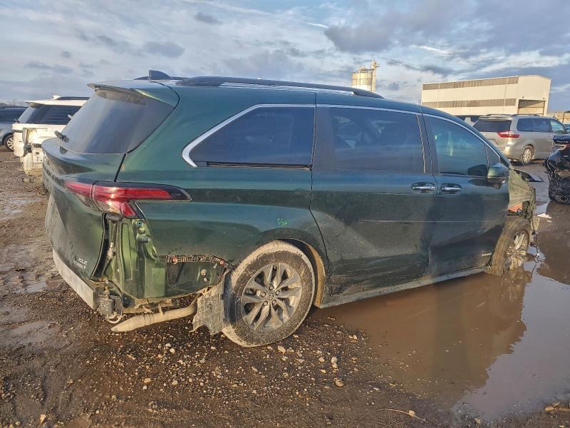 2021 Toyota Sienna xle