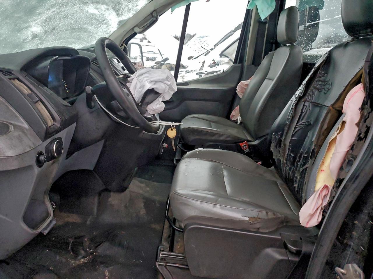 2018 Ford Transit Cab & Chassi