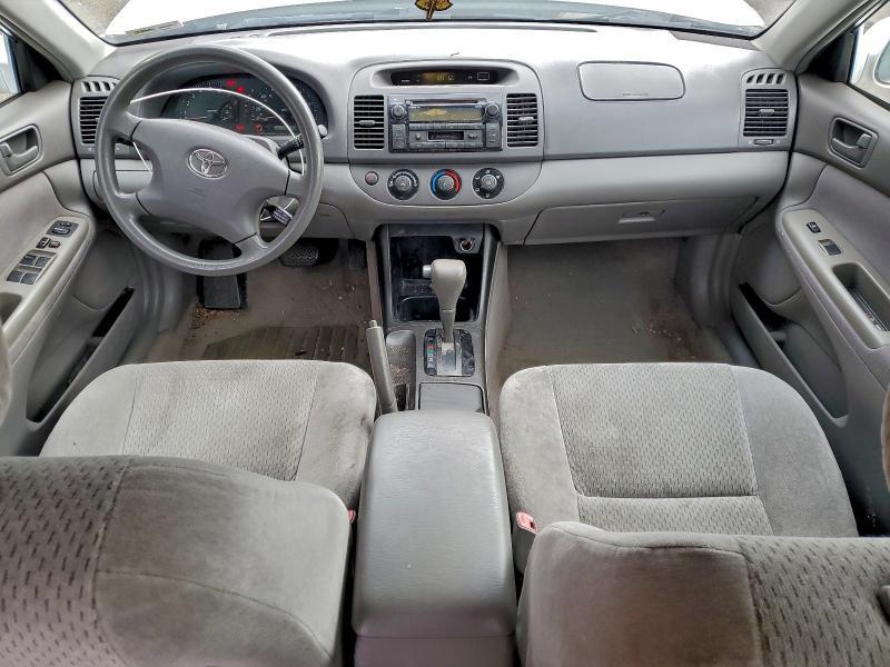 2004 Toyota Camry le