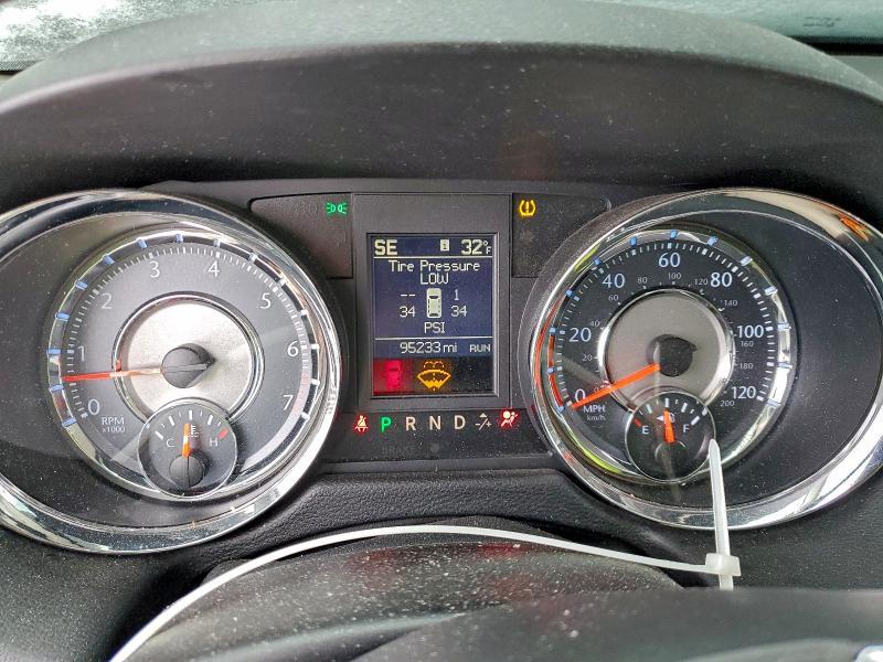 2012 Chrysler Town & Country Touring l
