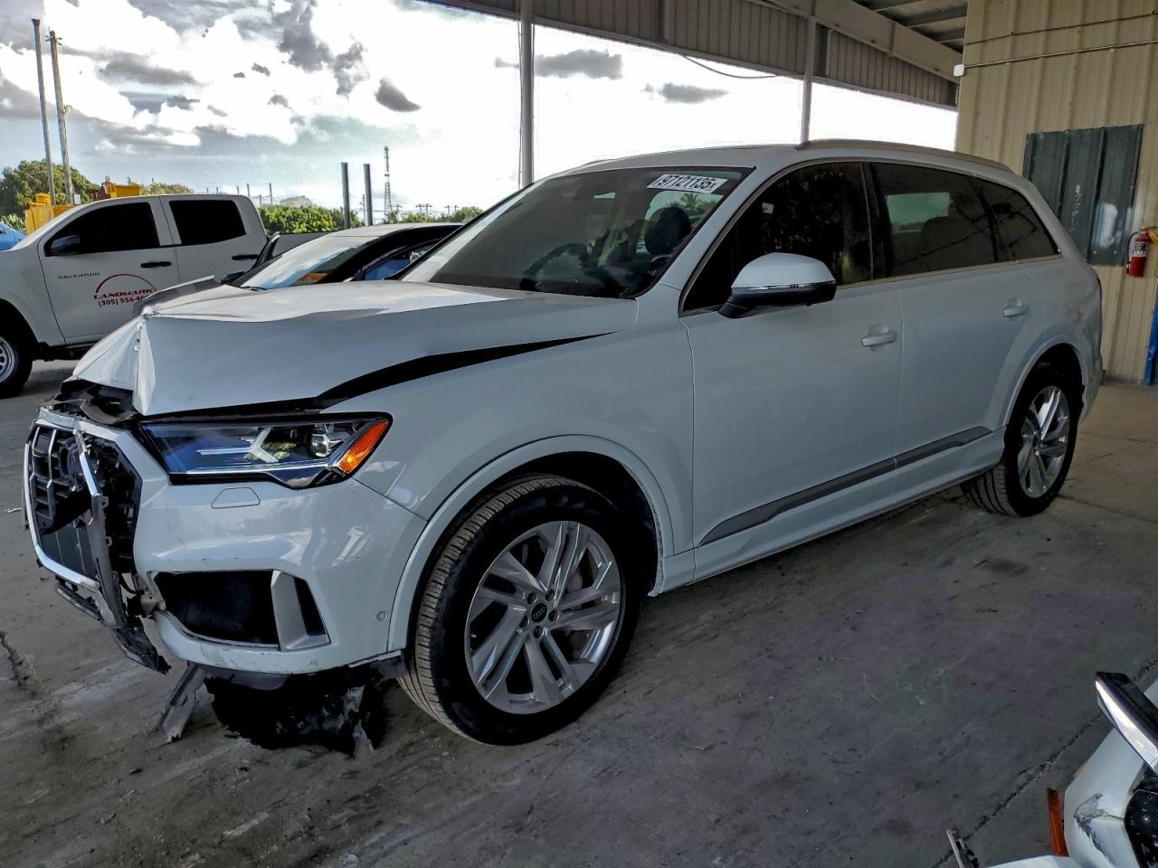 2023 Audi Q7 Premium Plus