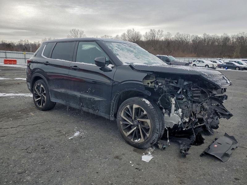 2022 Mitsubishi Outlander es