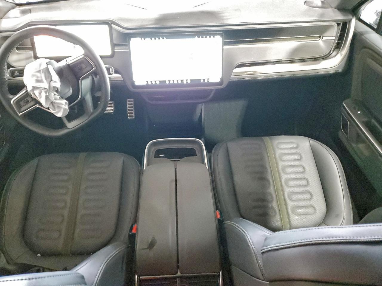 2024 Rivian R1S Adventure