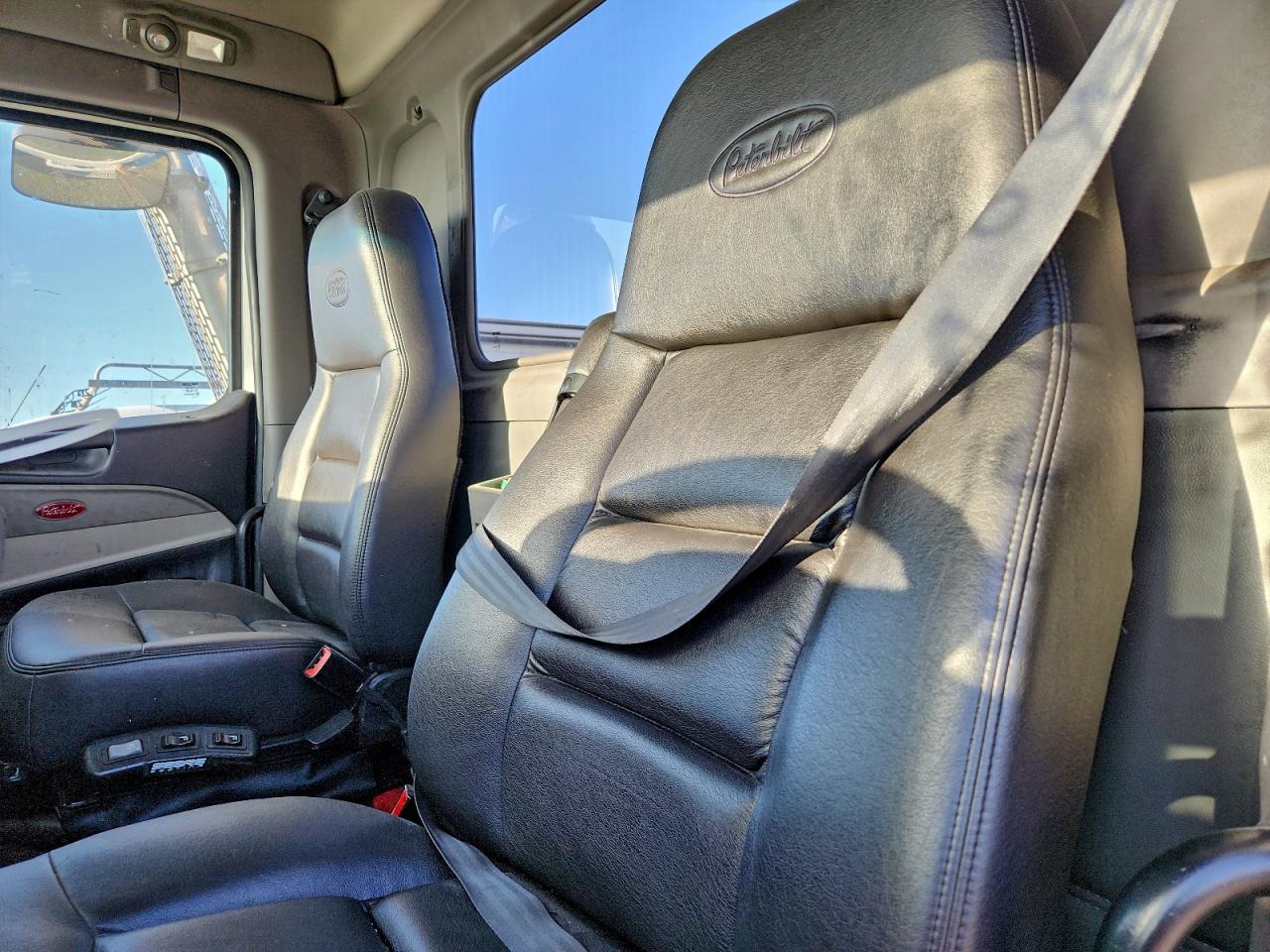 2024 Peterbilt 579 Semi Truck