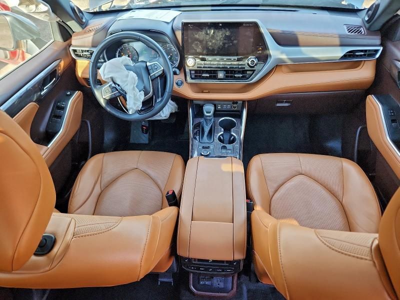 2022 Toyota Highlander Platinum