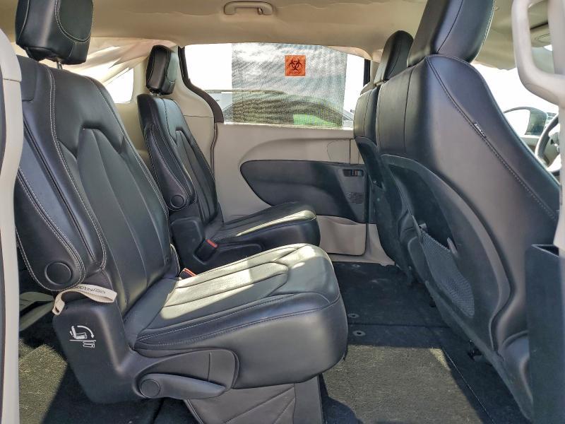 2020 Chrysler Voyager lxi