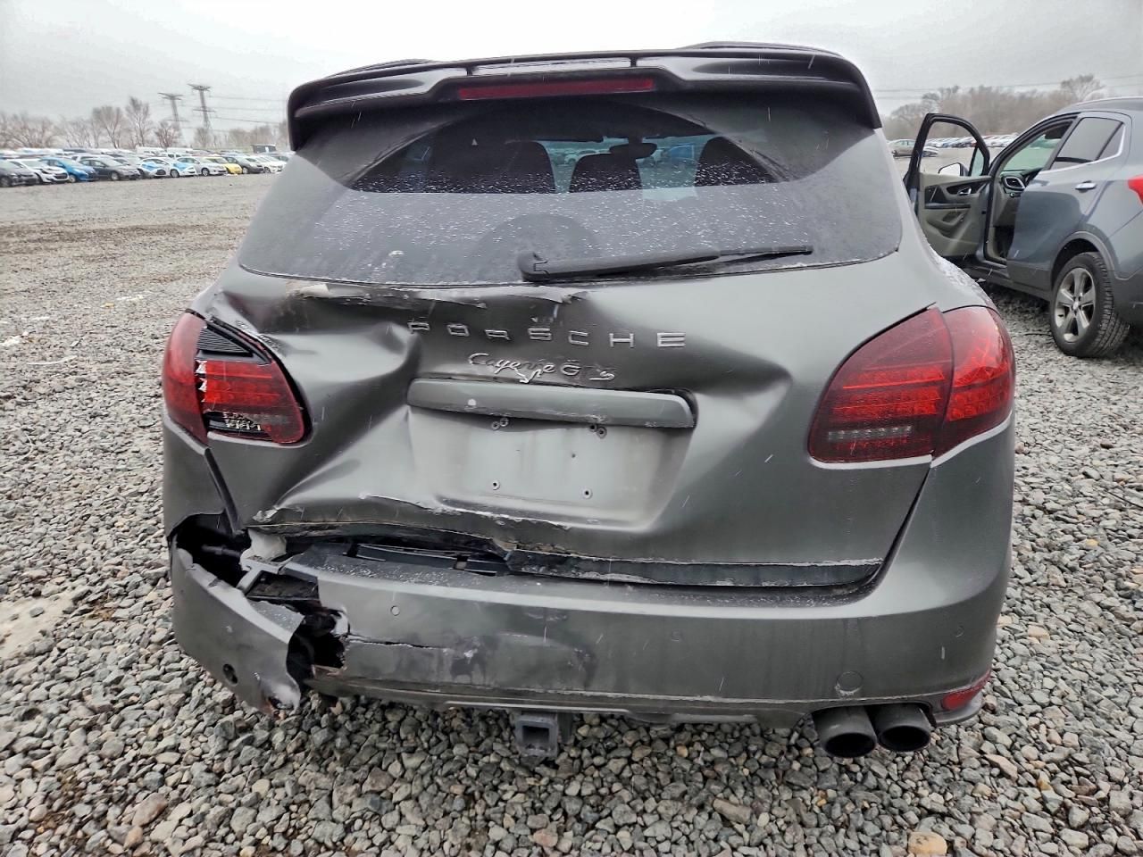 2013 Porsche Cayenne gts