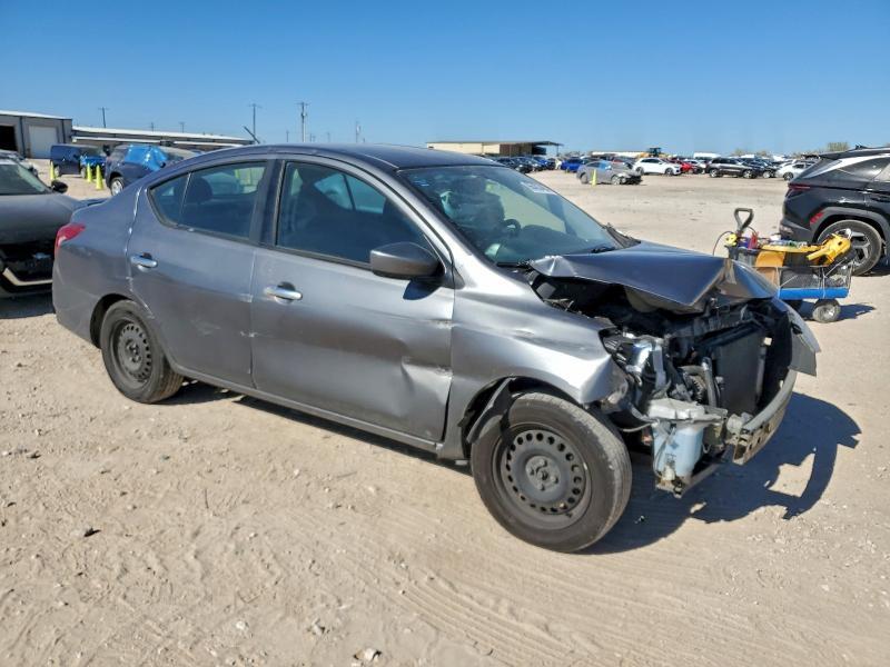 2018 Nissan Versa s