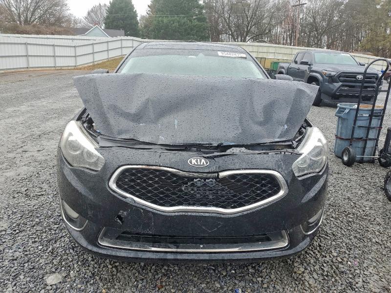2014 KIA Cadenza Premium