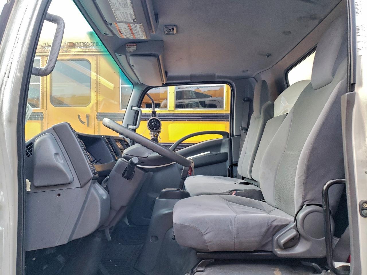 2021 Chevrolet 5500HD Refrigerated BOX Truck