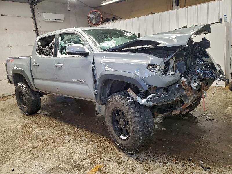 2018 Toyota Tacoma Double cab
