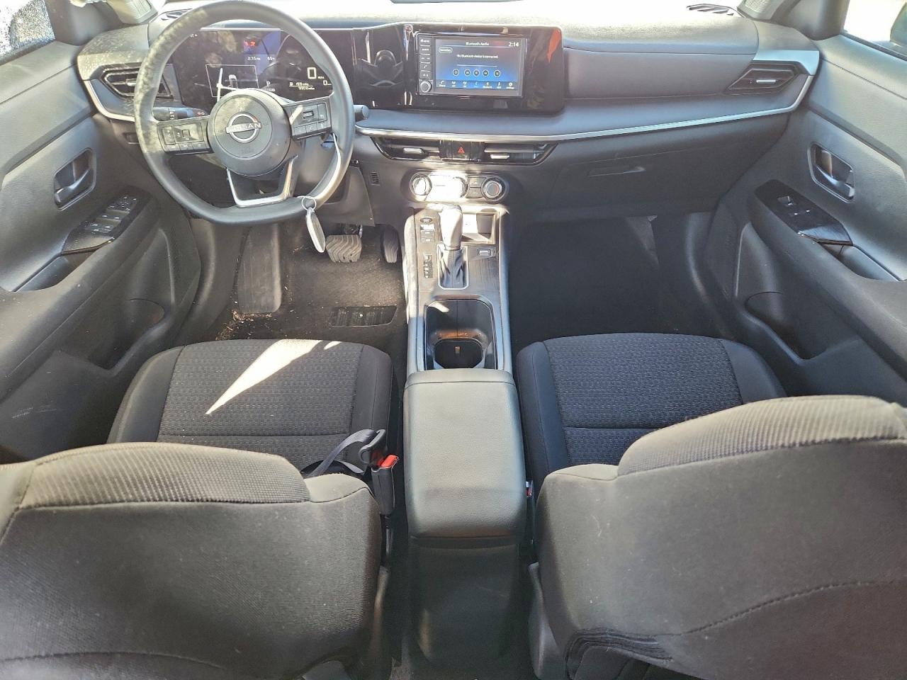 2025 Nissan Kicks s
