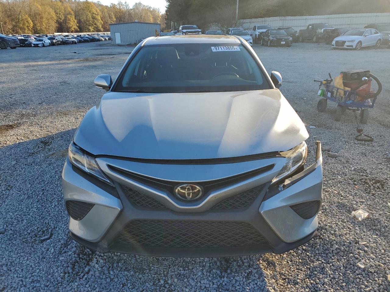 2020 Toyota Camry se