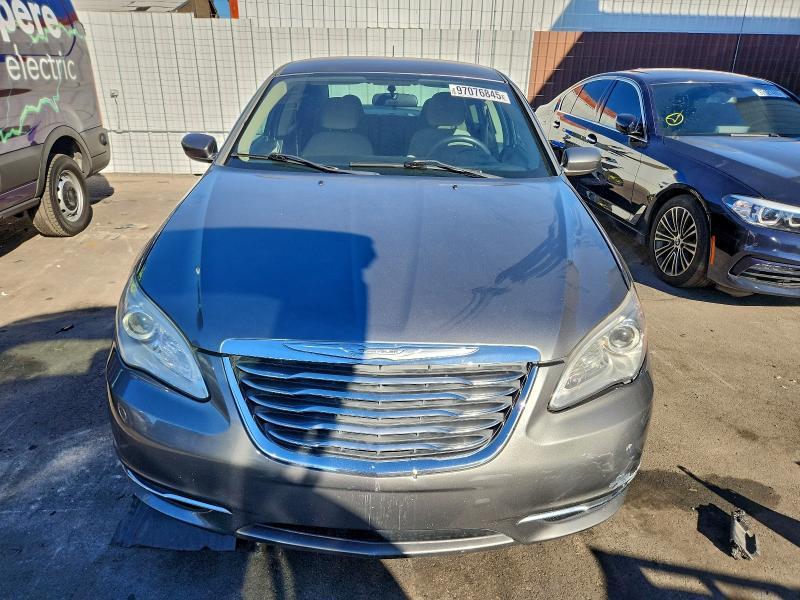 2013 Chrysler 200 lx