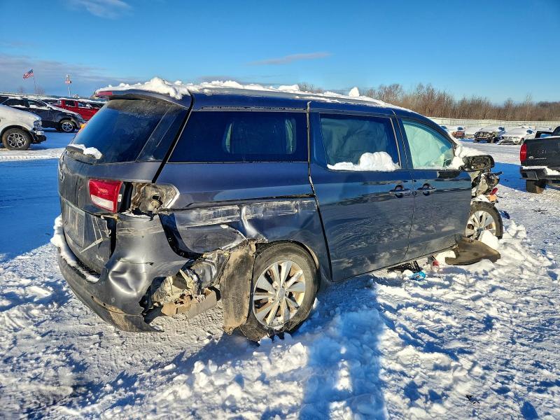 2017 KIA Sedona lx