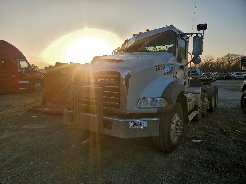 2020 Mack Granite-dump Truck