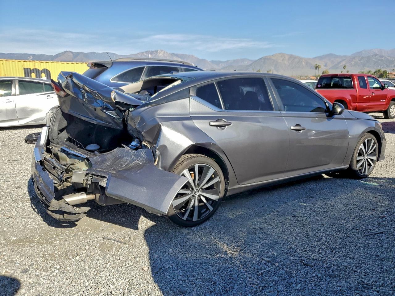 2022 Nissan Altima sr