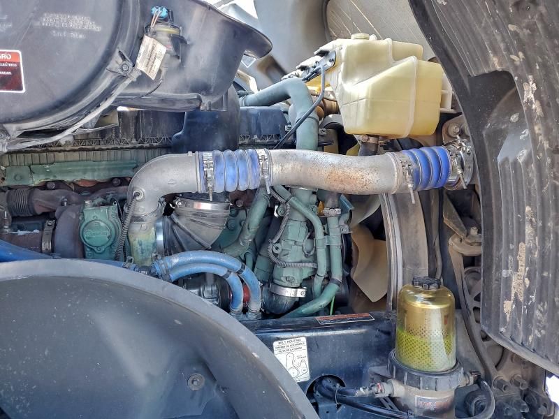 2019 Volvo VNL Semi Truck