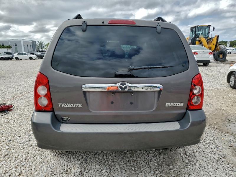 2005 Mazda Tribute s