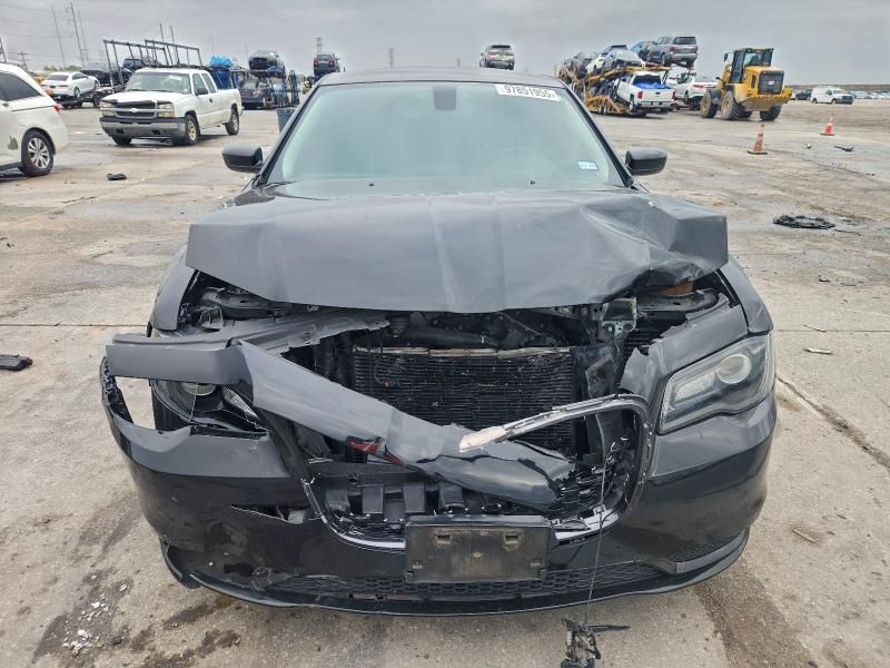 2020 Chrysler 300 Touring