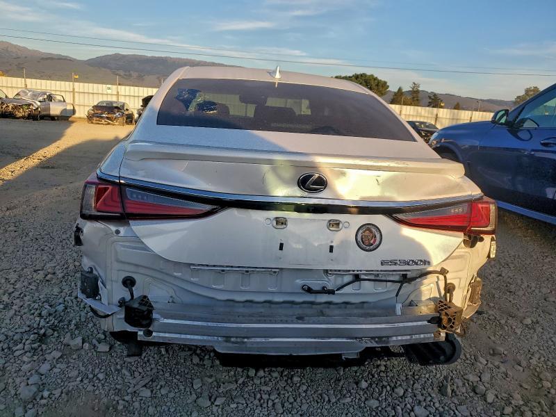 2022 Lexus Es 300h Base