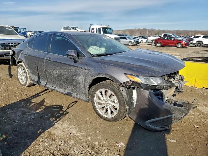 2021 Toyota Camry le