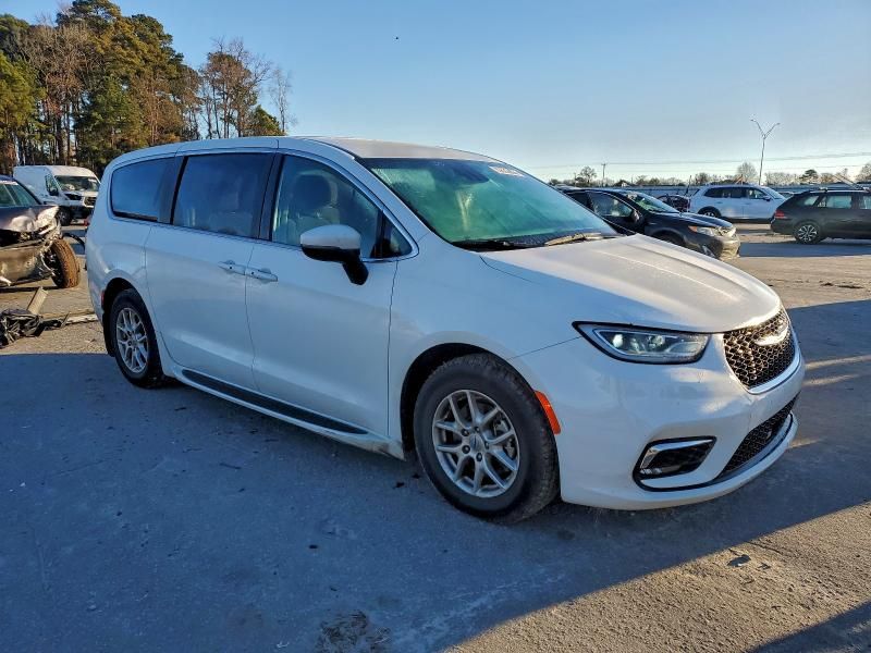 2023 Chrysler Pacifica Touring
