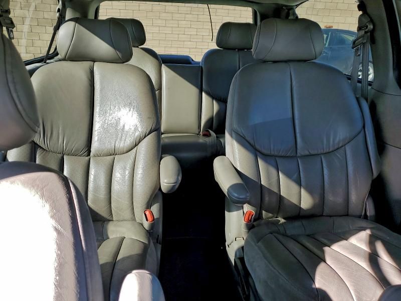 1999 Chrysler Town & Country Limited